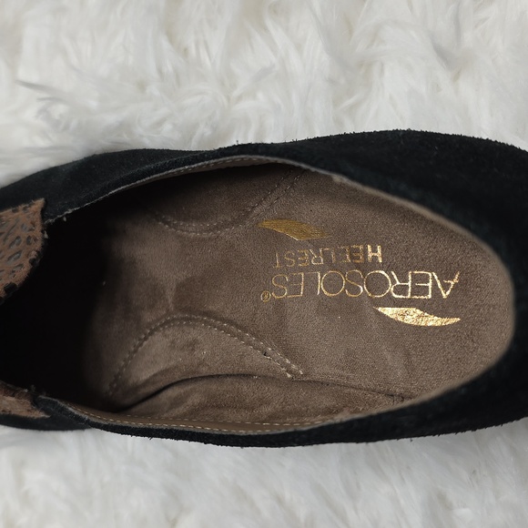 Aerosoles -Lovely- Suede Loafers. Size 5 - Picture 4 of 13
